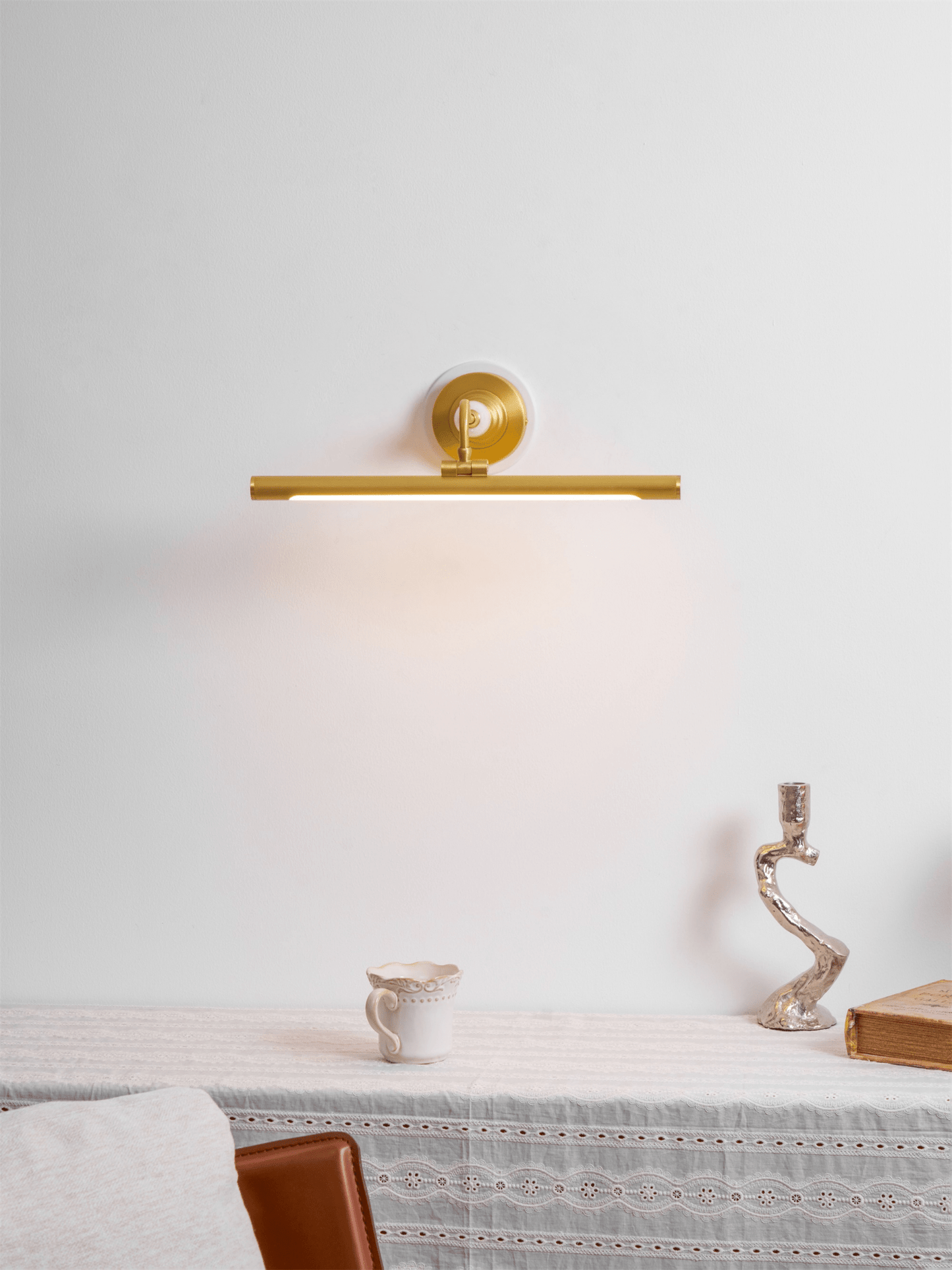 Linear Wall Light, Sleek Modern Design
