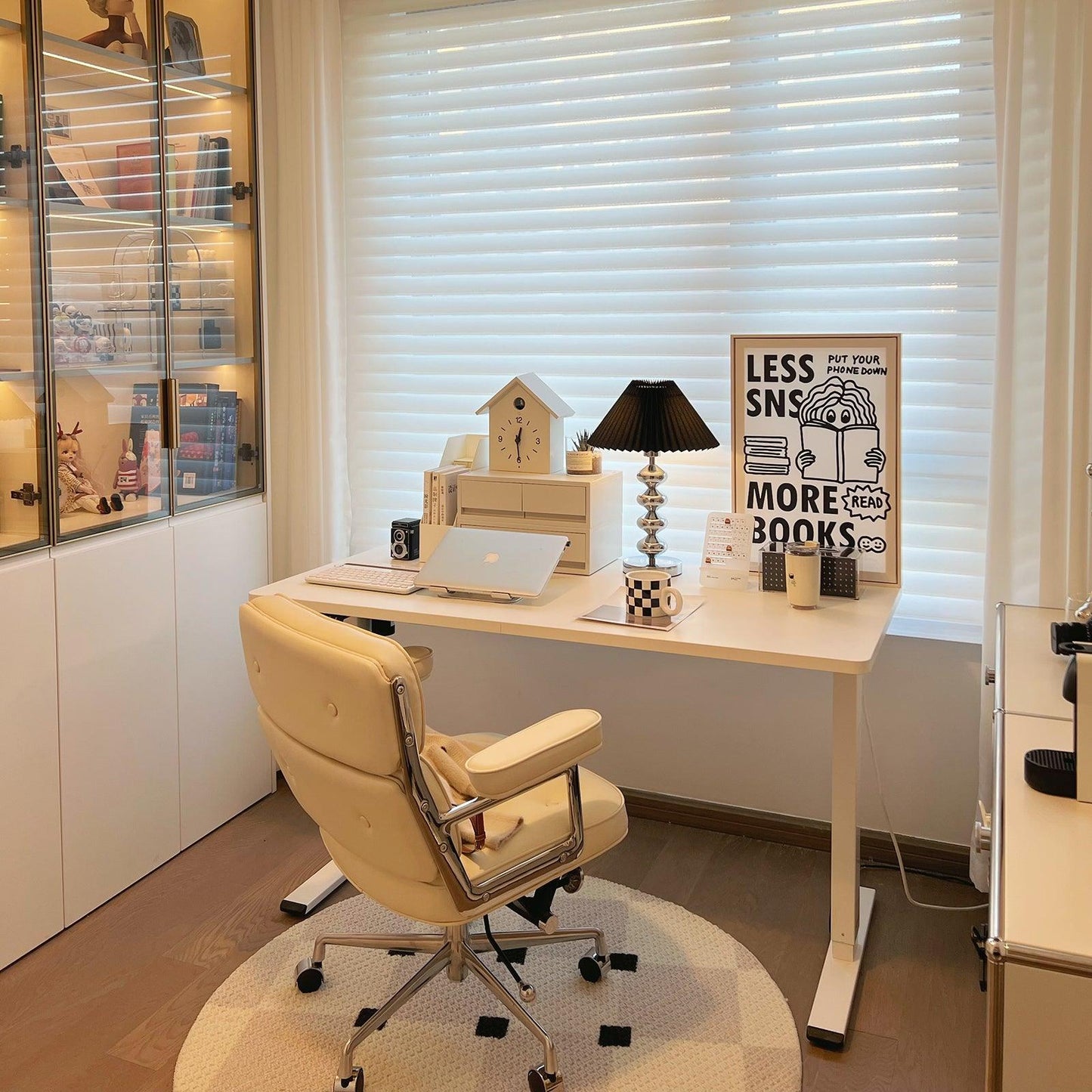 Pleated Table Lamp with Adjustable Brightness