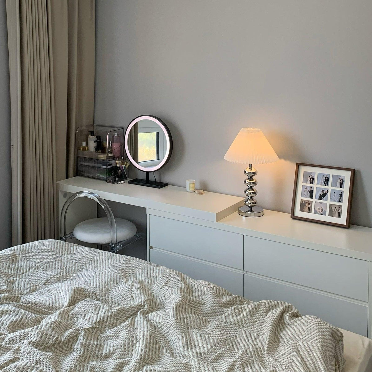 Pleated Table Lamp with Adjustable Brightness