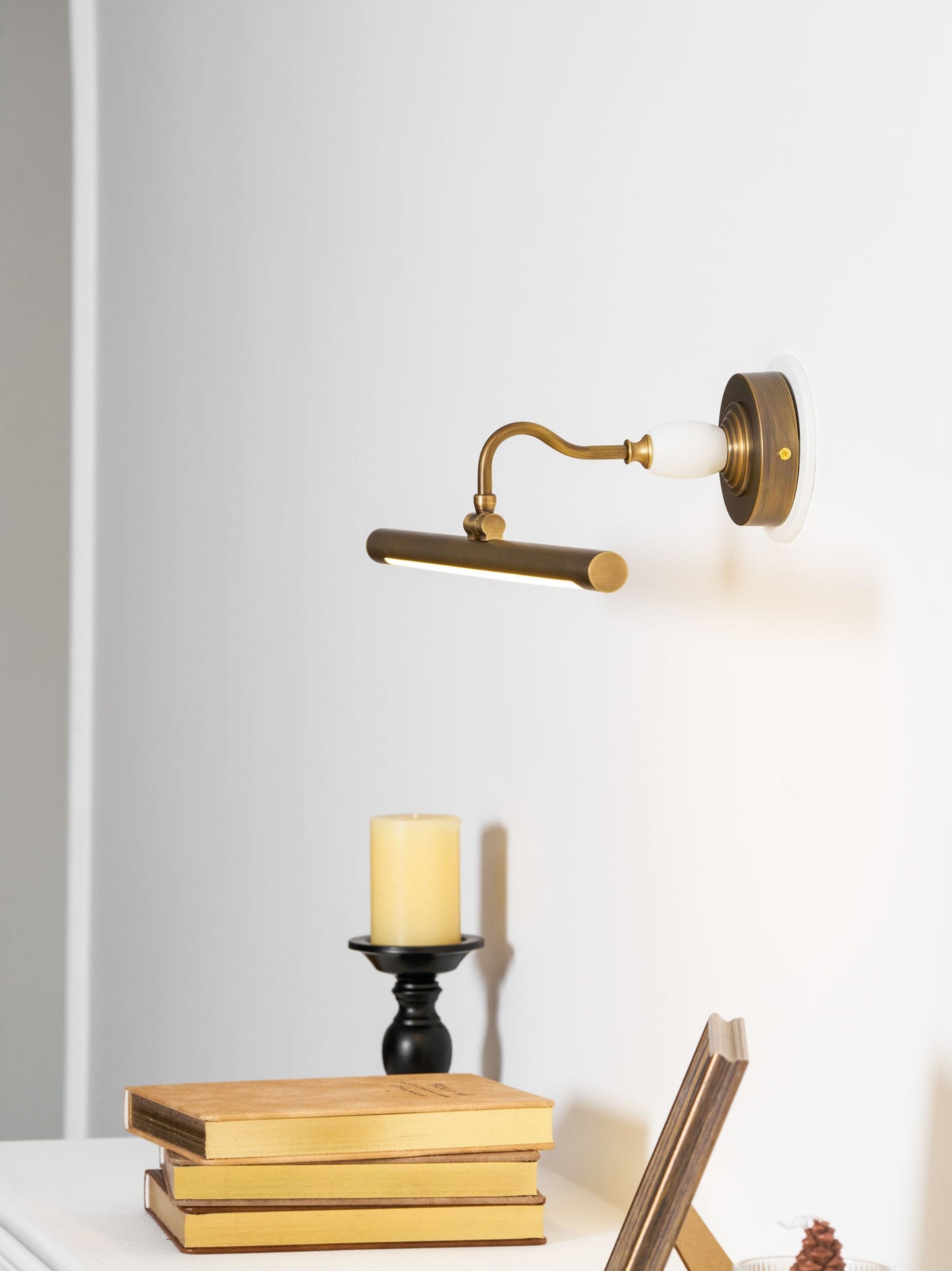 Linear Wall Light, Sleek Modern Design