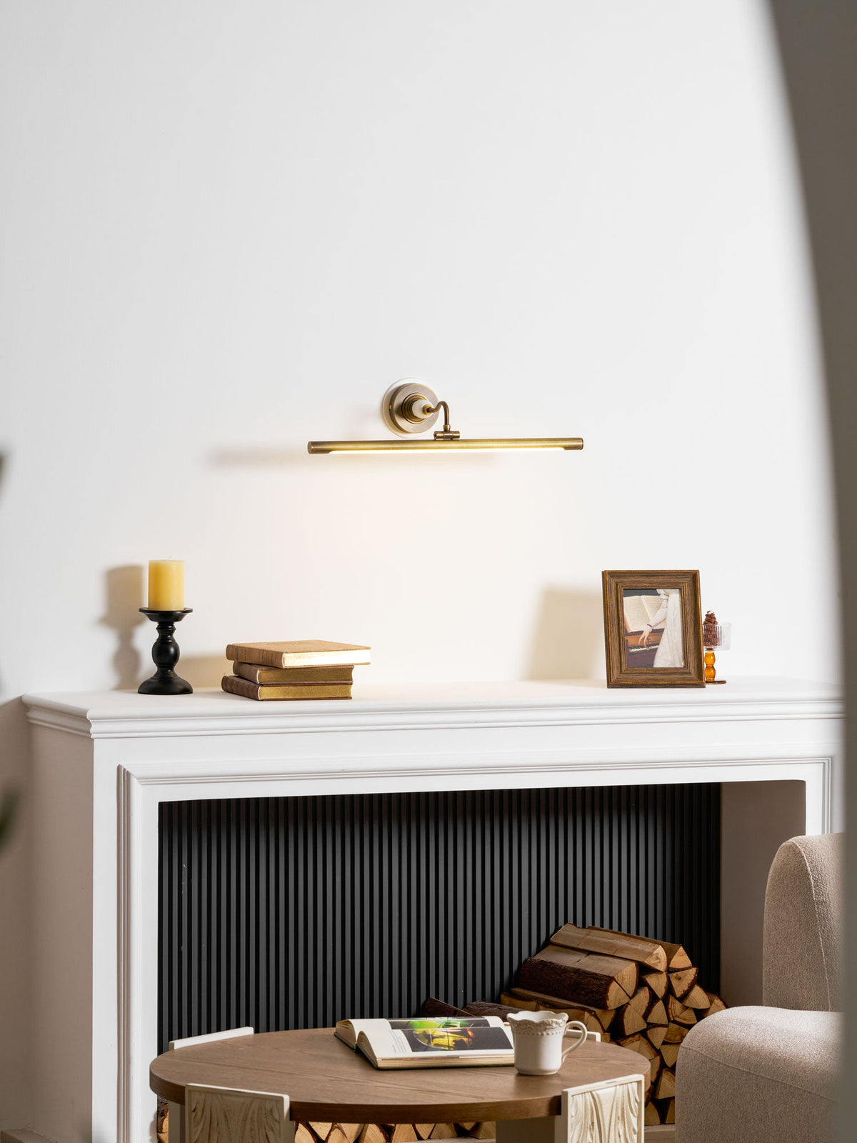 Linear Wall Light, Sleek Modern Design