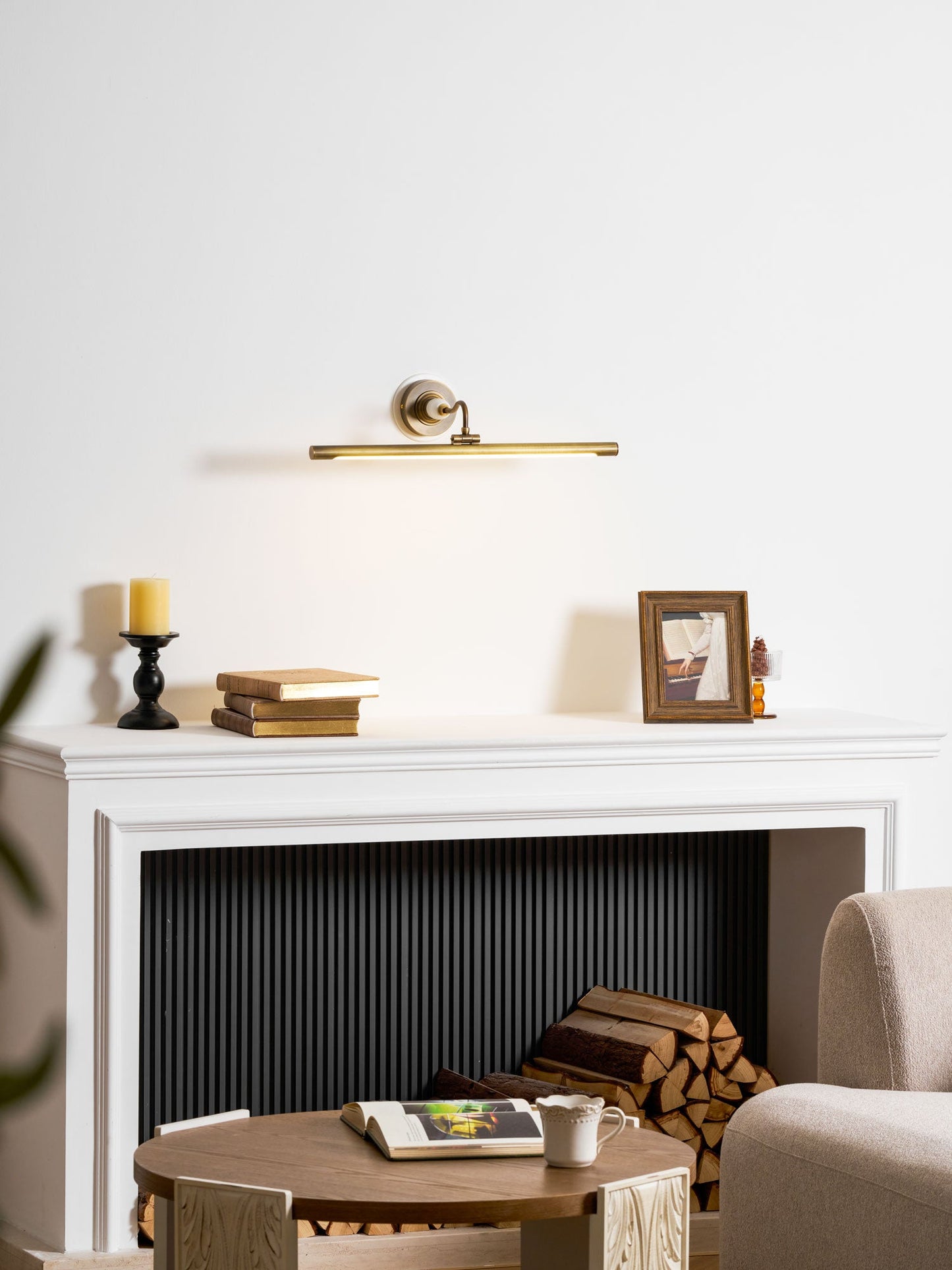 Linear Wall Light, Sleek Modern Design