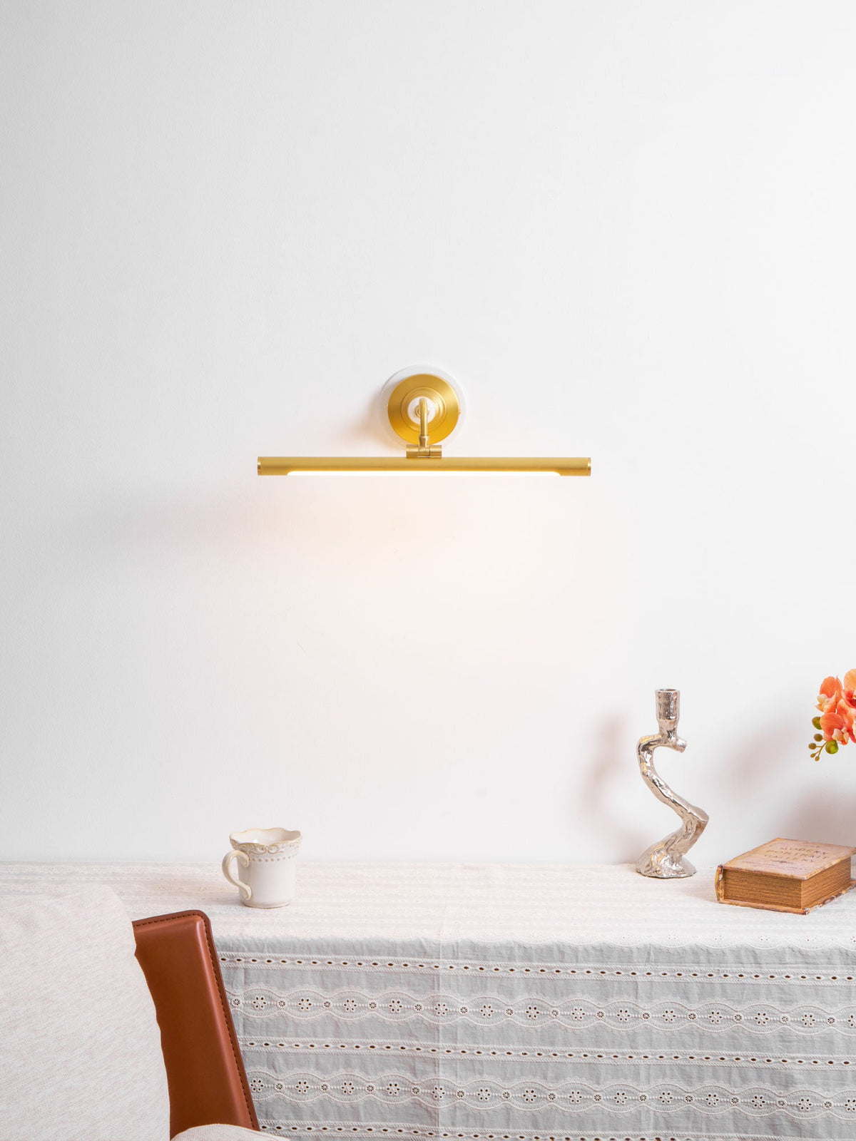 Linear Wall Light, Sleek Modern Design