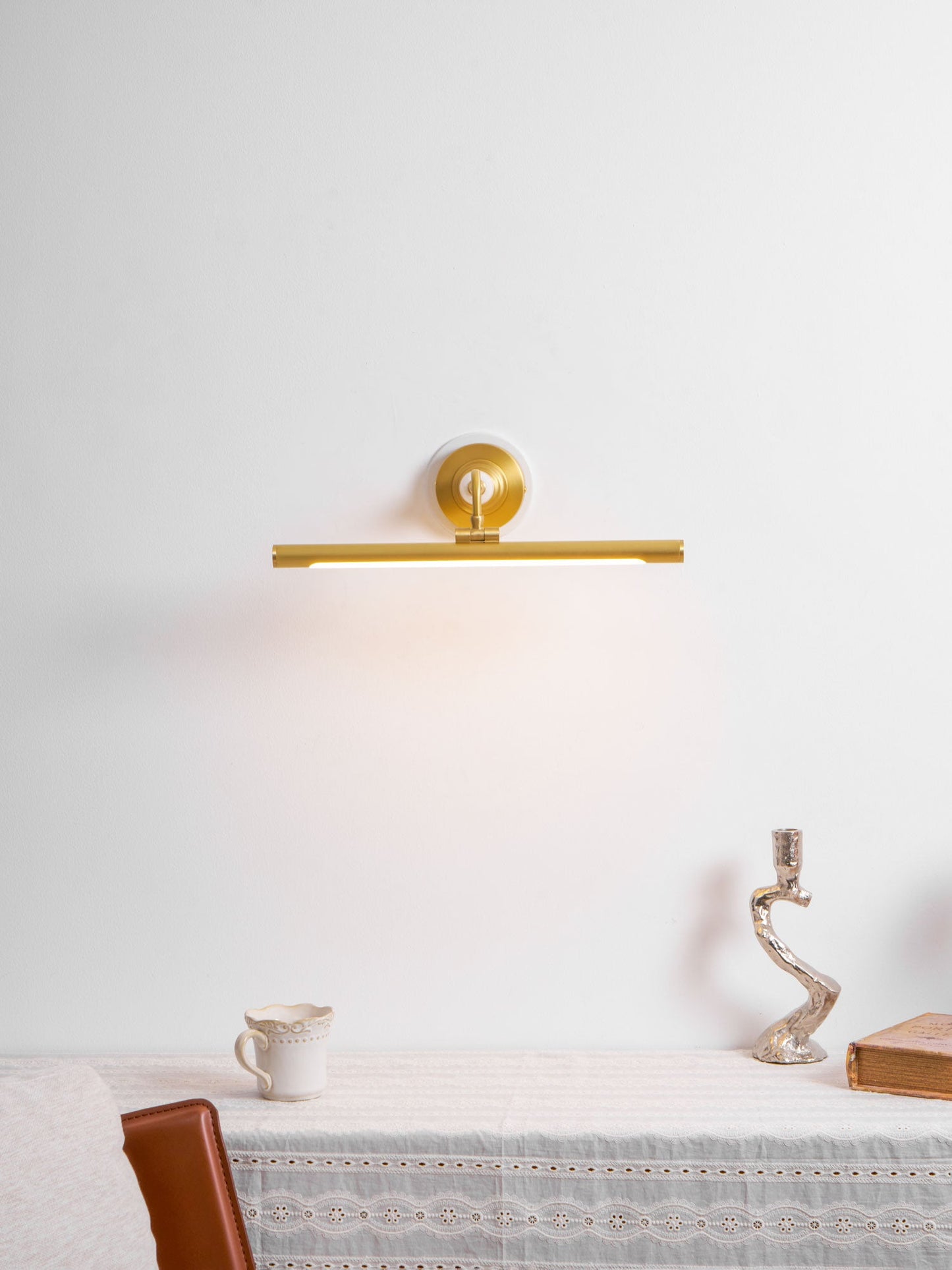 Linear Wall Light, Sleek Modern Design