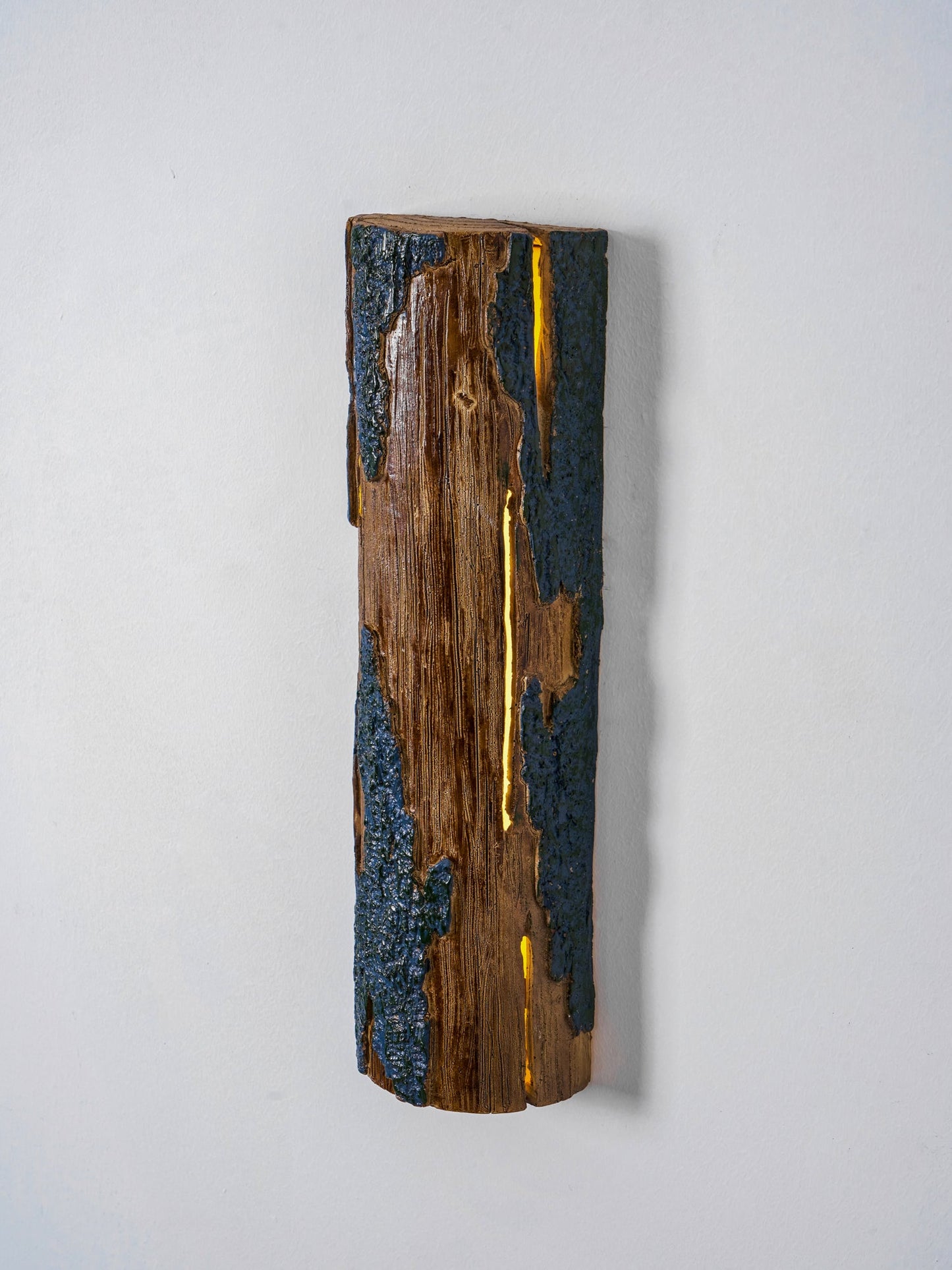 Bark-Textured Outdoor Wall Light, Waterproof Design
