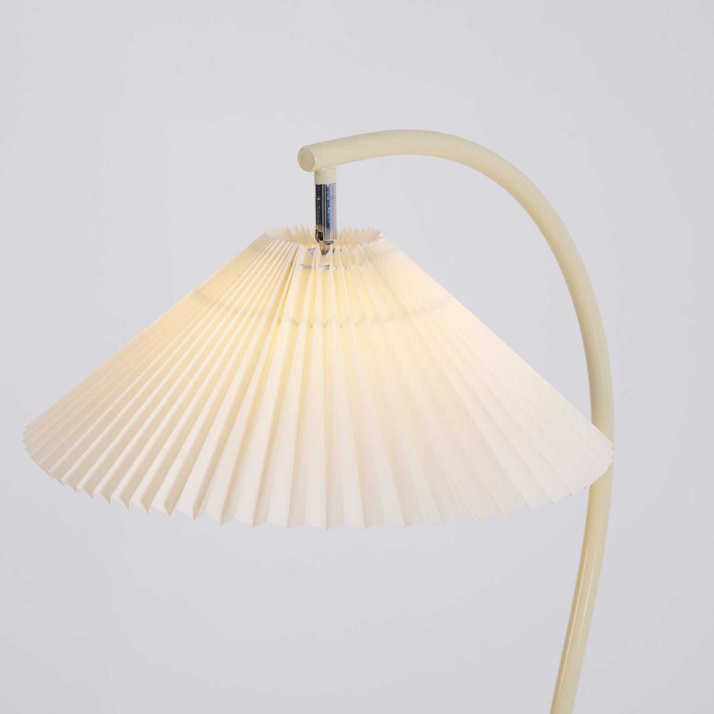 Pleated Floor Lamp with Adjustable Brightness