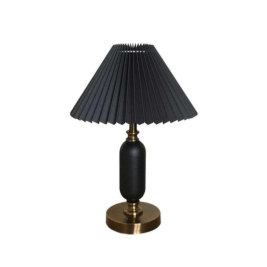 Classic Antique Table Lamp with Adjustable Brightness — front view