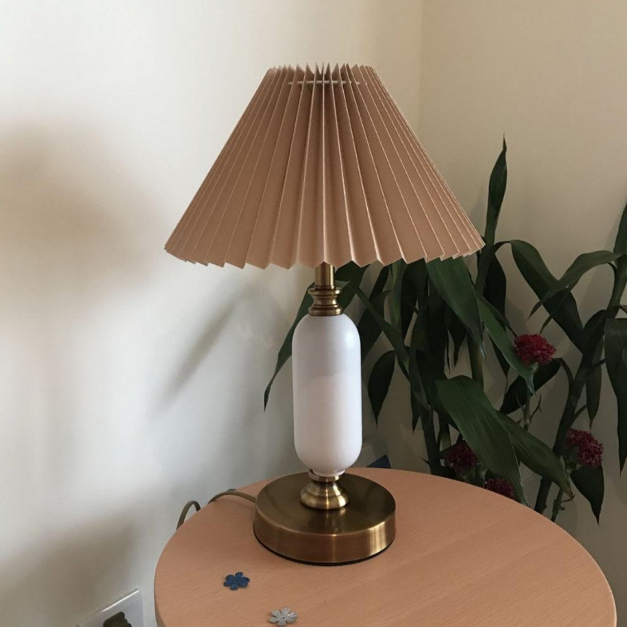 Classic Antique Table Lamp with Adjustable Brightness — front view