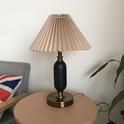 Classic Antique Table Lamp with Adjustable Brightness
