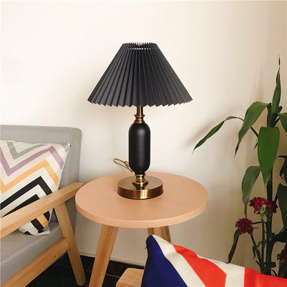 Classic Antique Table Lamp with Adjustable Brightness