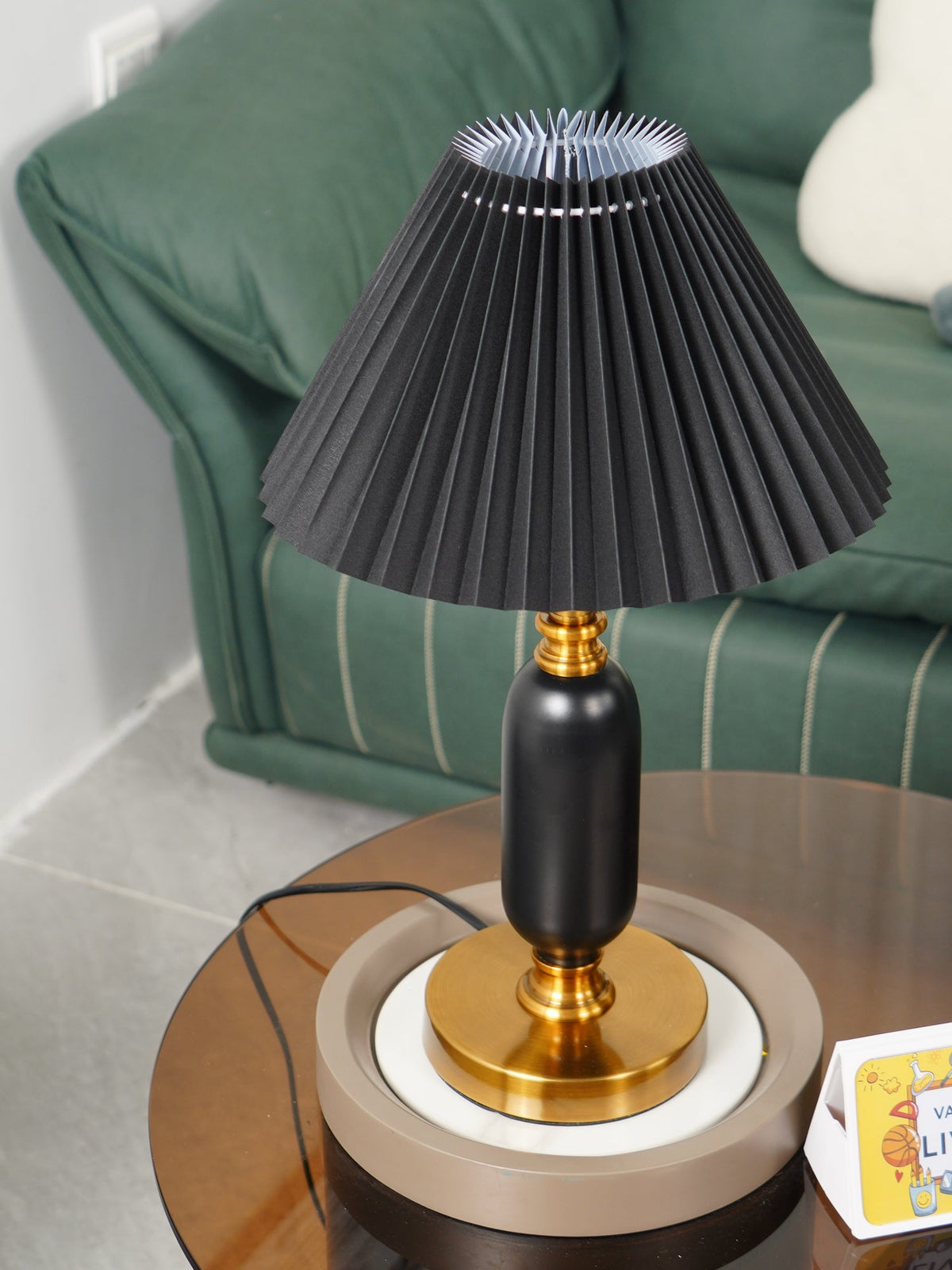 Classic Antique Table Lamp with Adjustable Brightness