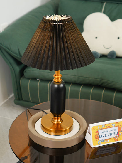 Classic Antique Table Lamp with Adjustable Brightness
