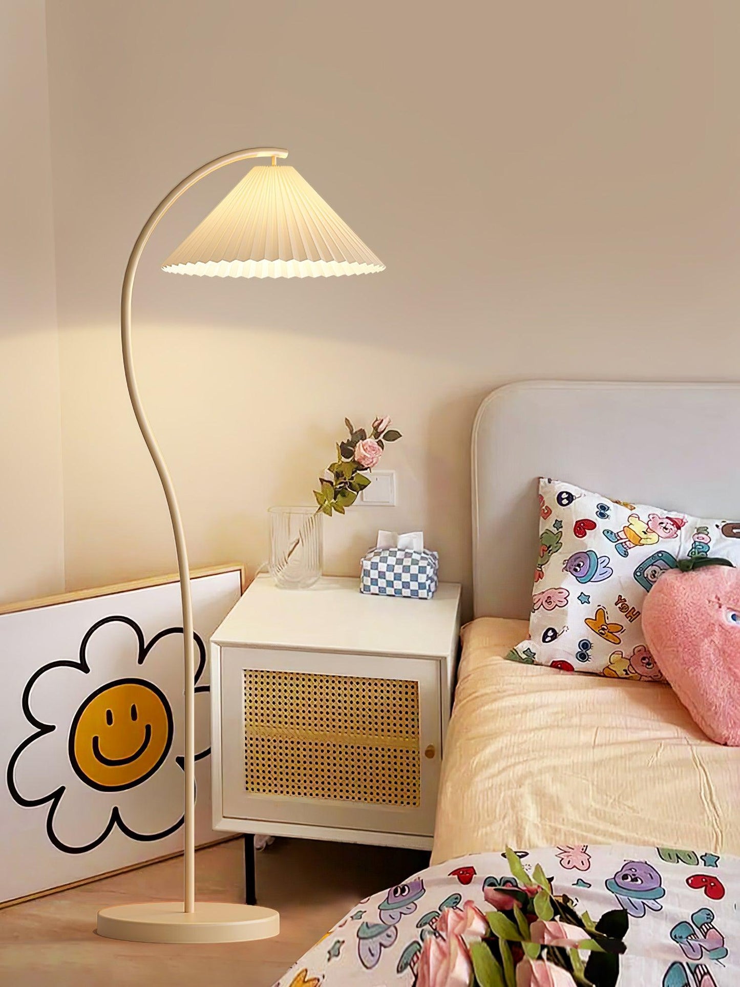 Pleated Floor Lamp with Adjustable Brightness