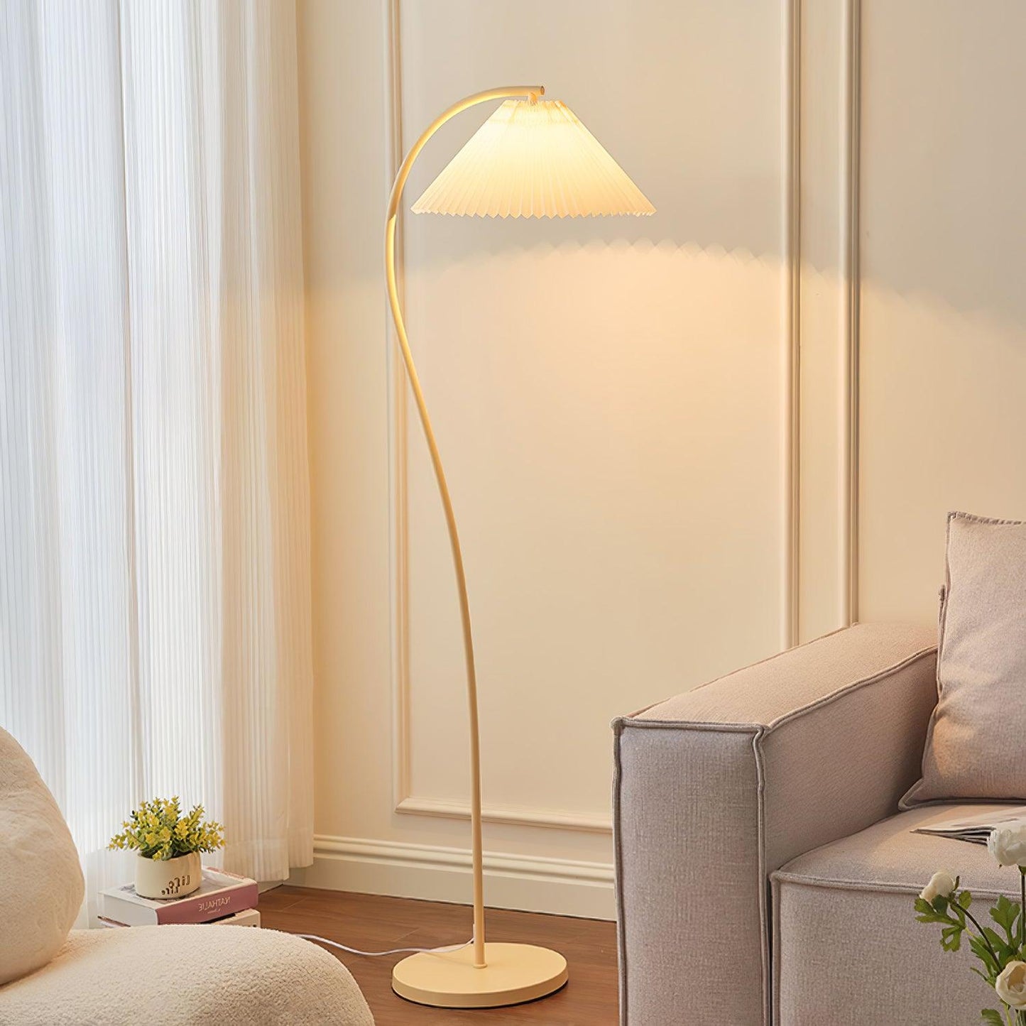 Pleated Floor Lamp with Adjustable Brightness