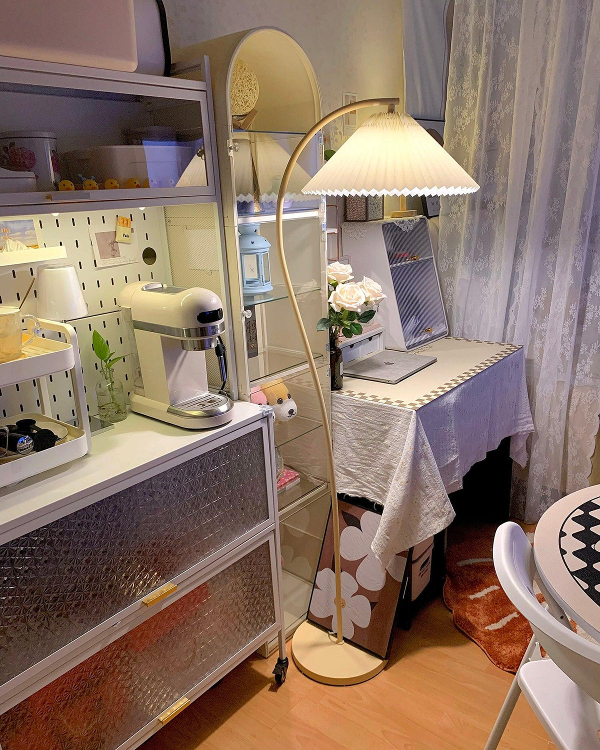 Pleated Floor Lamp with Adjustable Brightness
