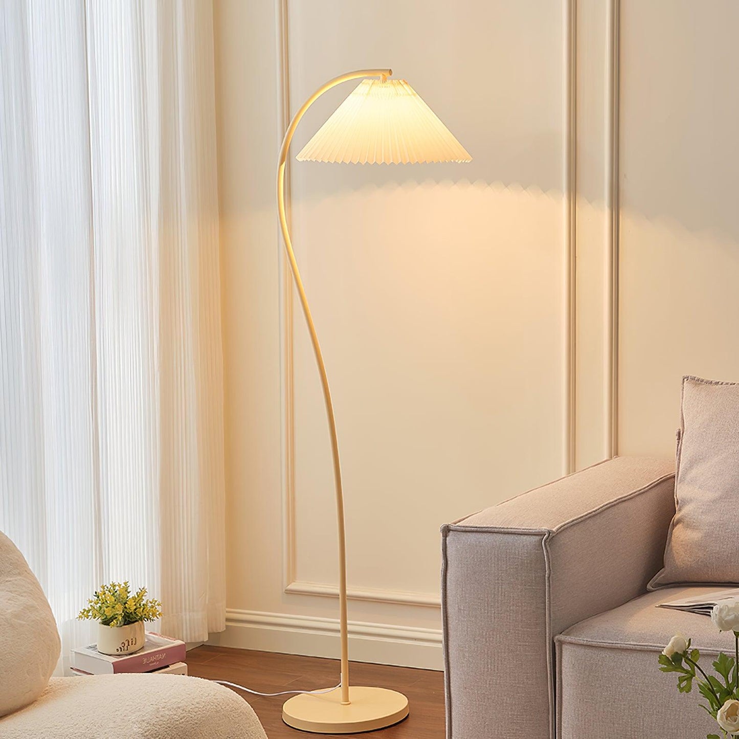 Pleated Floor Lamp with Adjustable Brightness