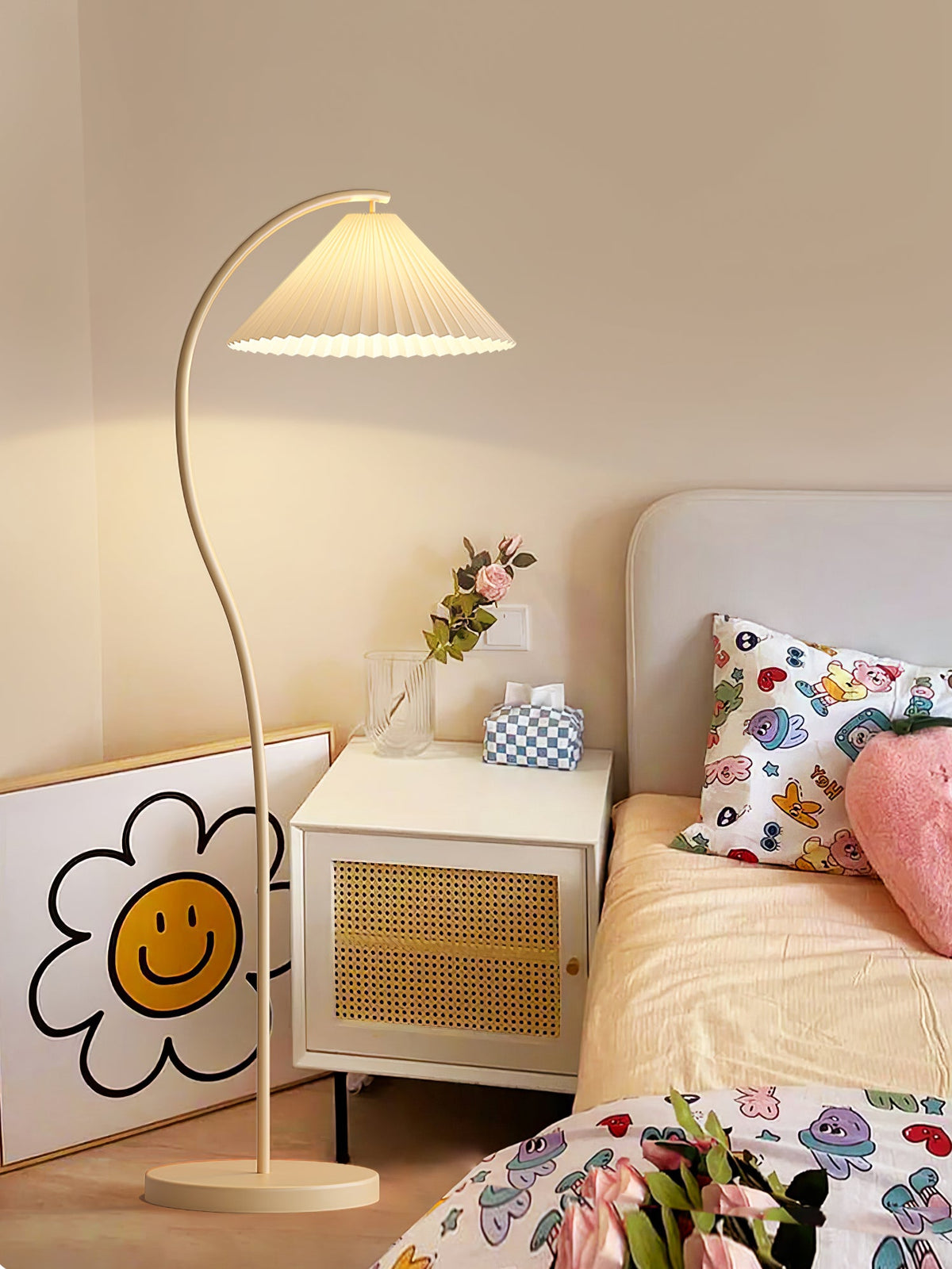 Pleated Floor Lamp with Adjustable Brightness