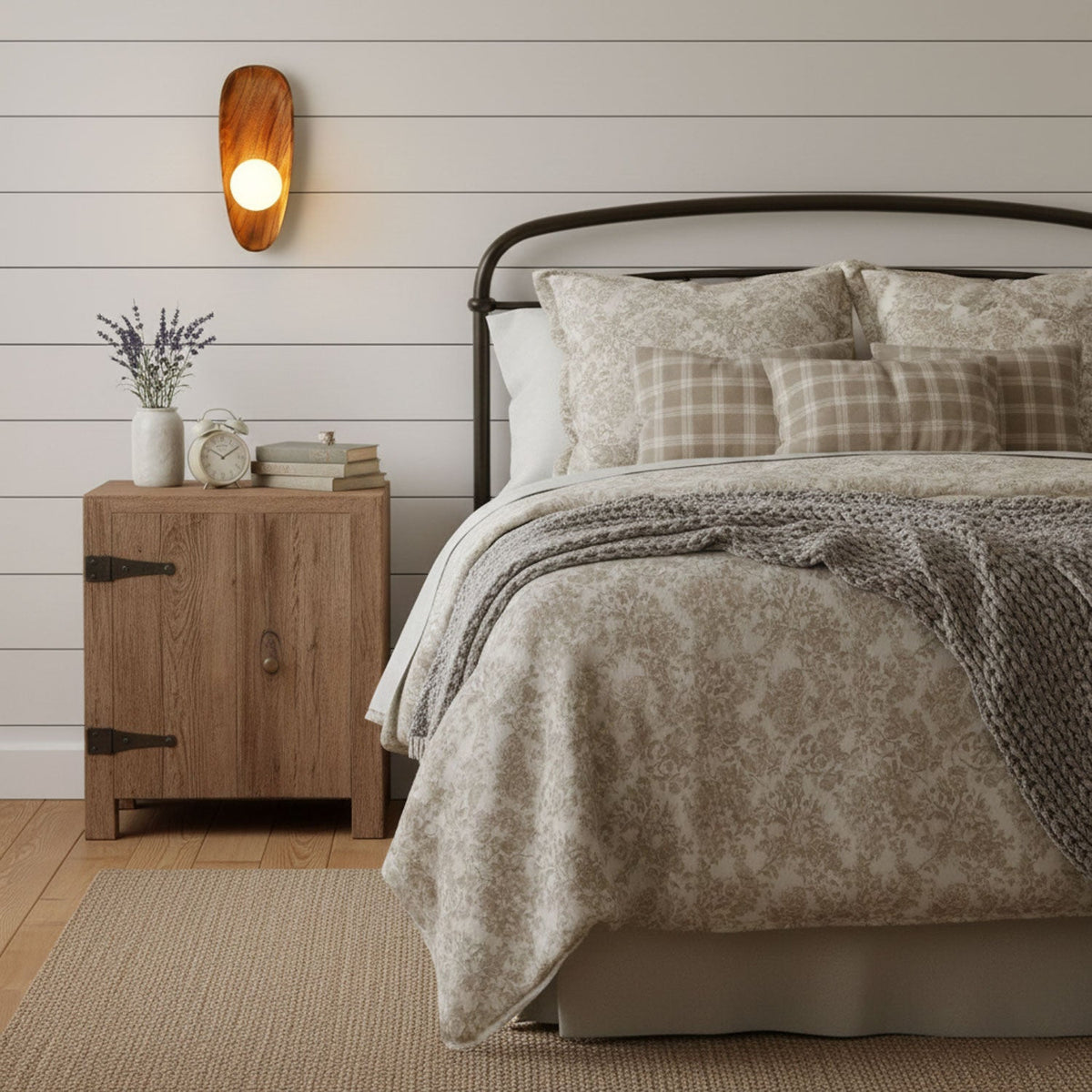Walnut Wall Lamp with Adjustable Brightness