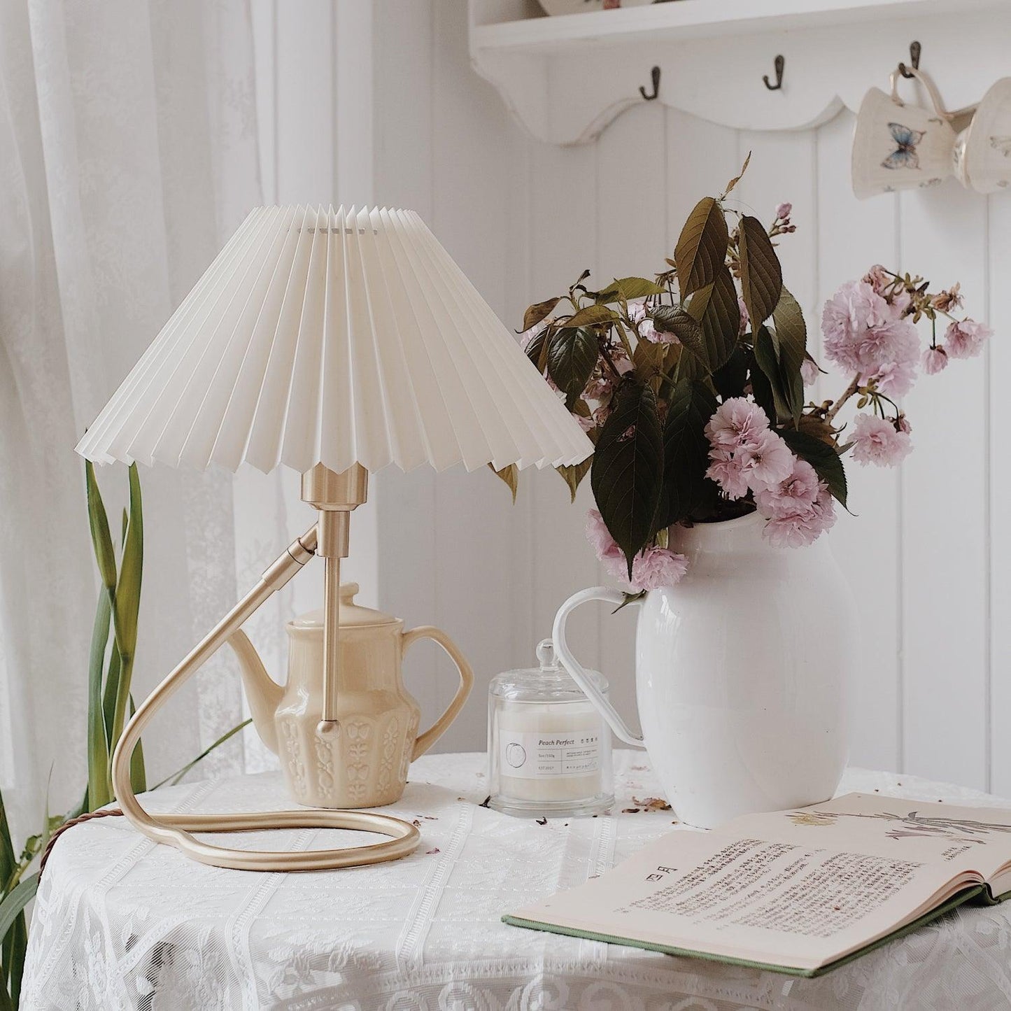 Pleated Table Lamp with Adjustable Brightness