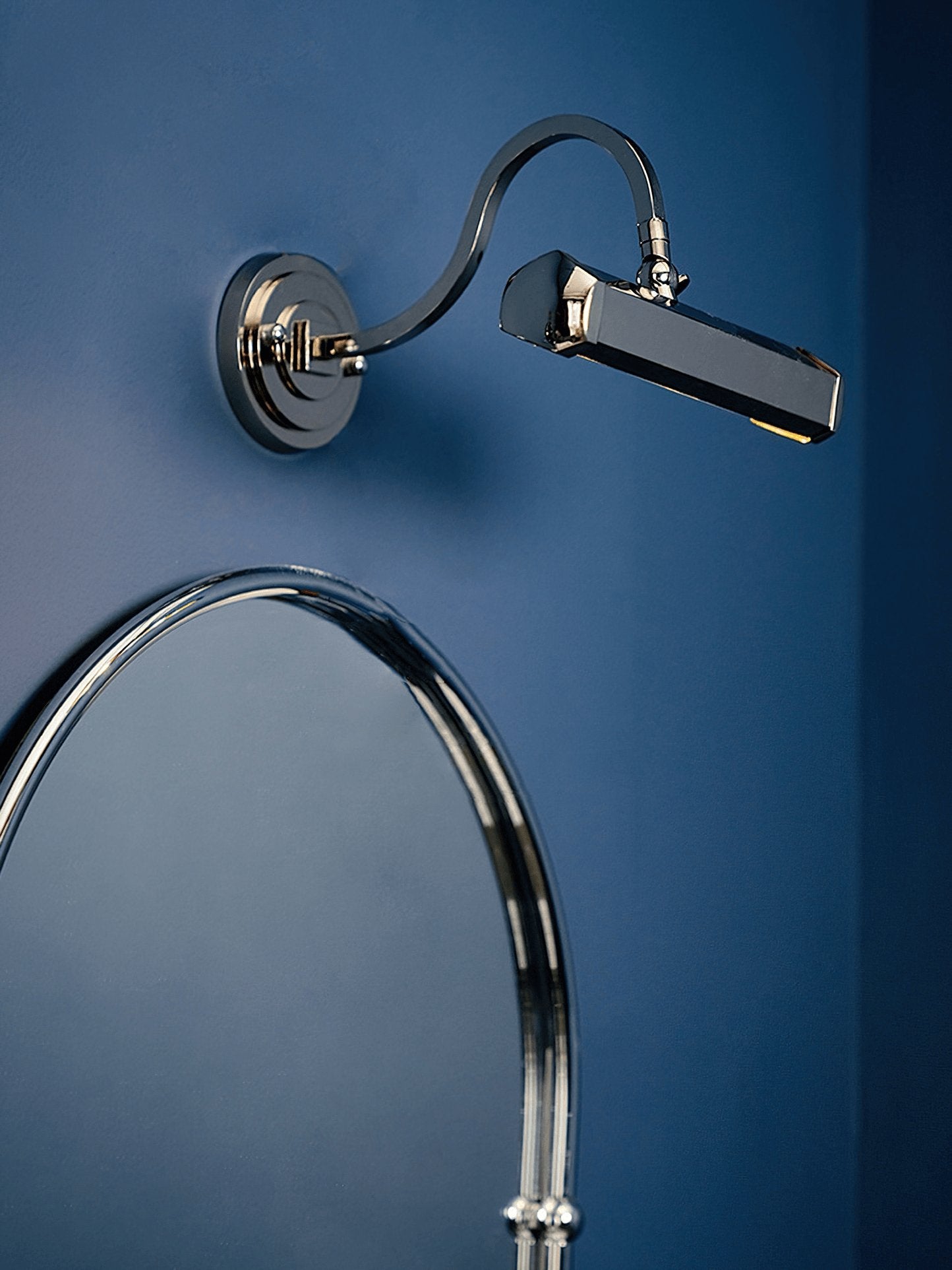 Round Wall Lamp with Dimmable LED
