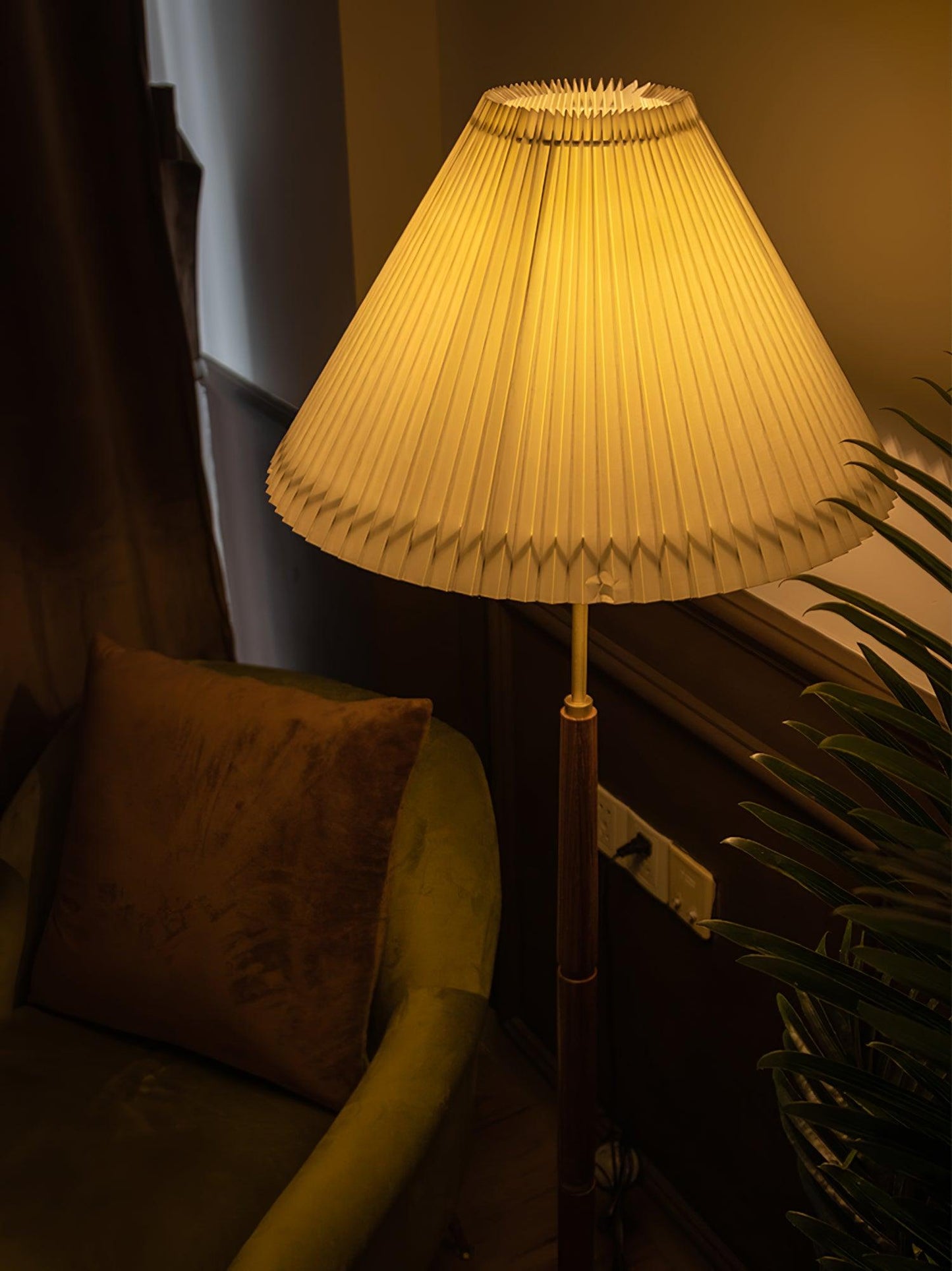 Pleated Floor Lamp with Adjustable Brightness