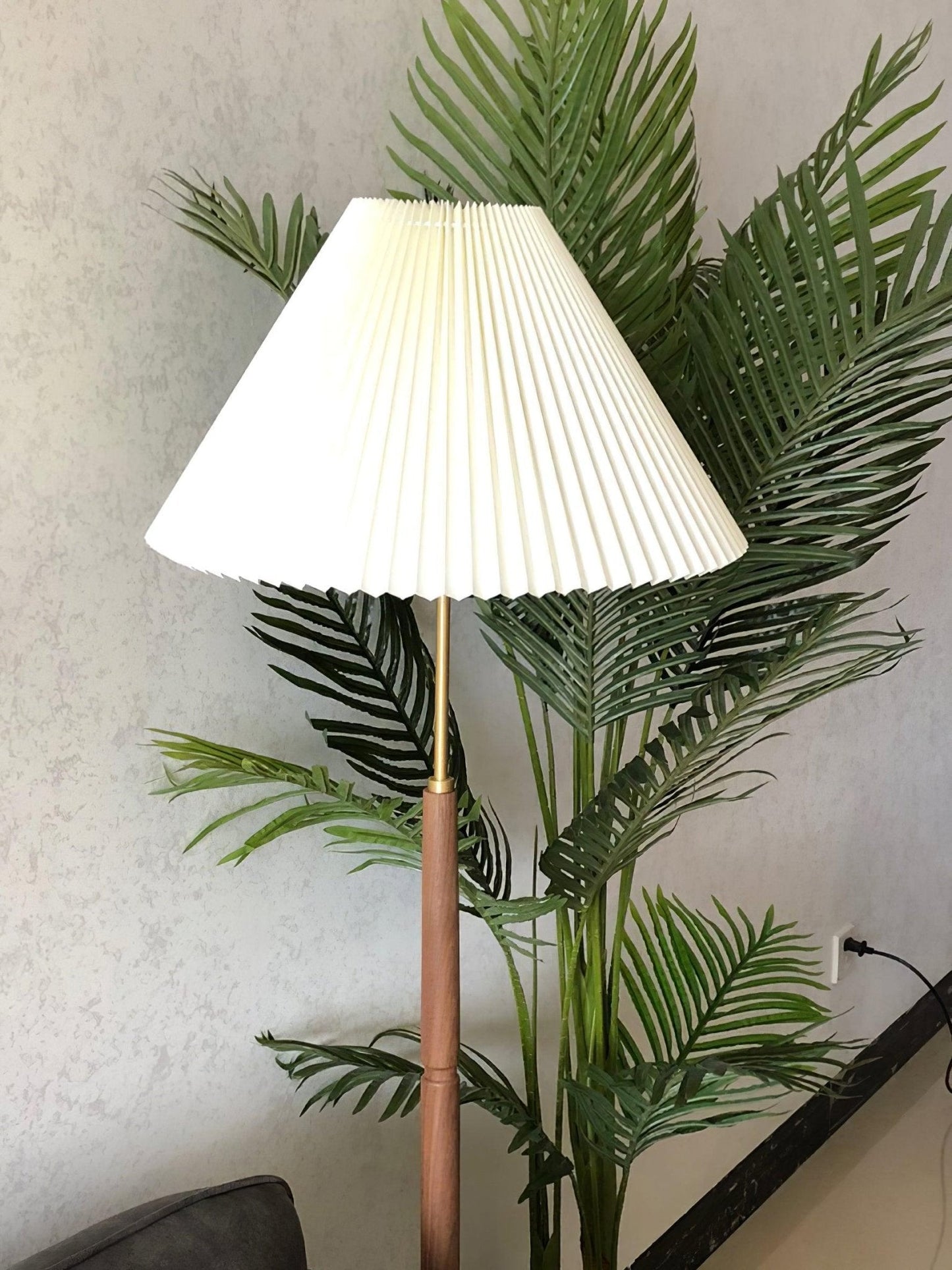 Pleated Floor Lamp with Adjustable Brightness