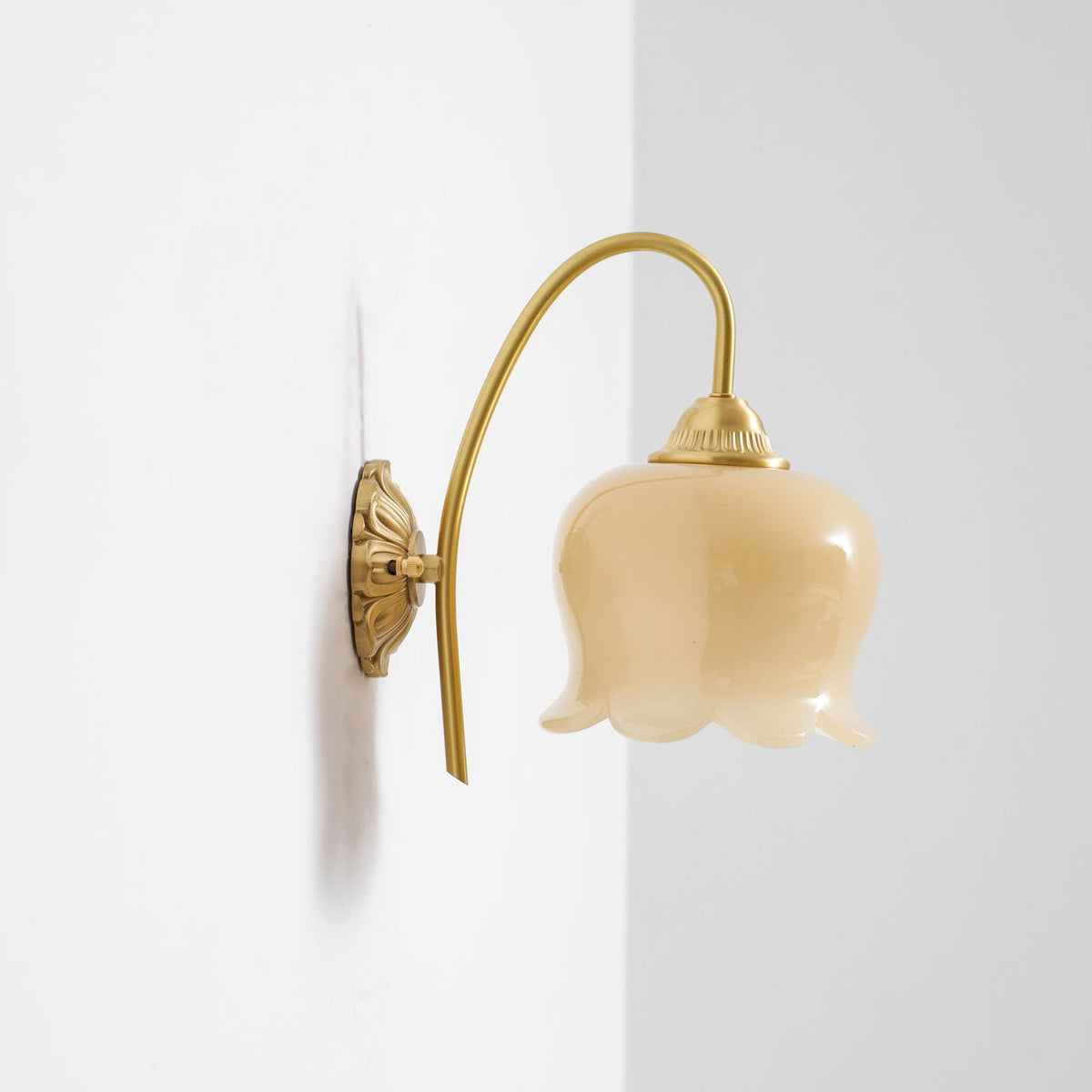 Flower Wall Lamp with Adjustable Brightness