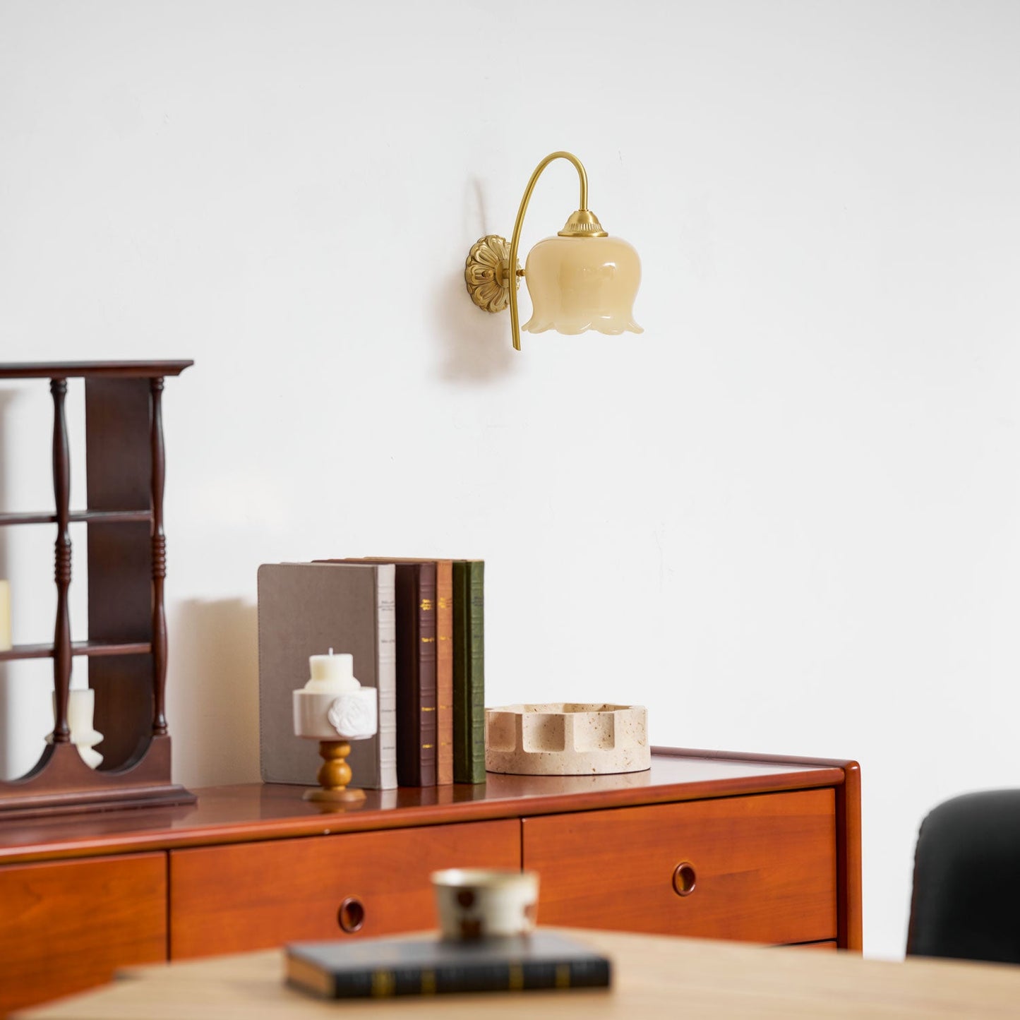 Flower Wall Lamp with Adjustable Brightness