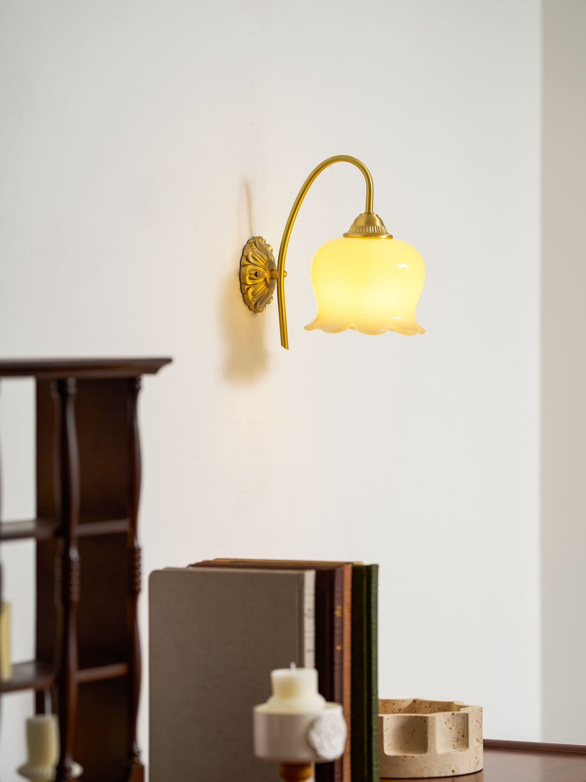 Flower Wall Lamp with Adjustable Brightness