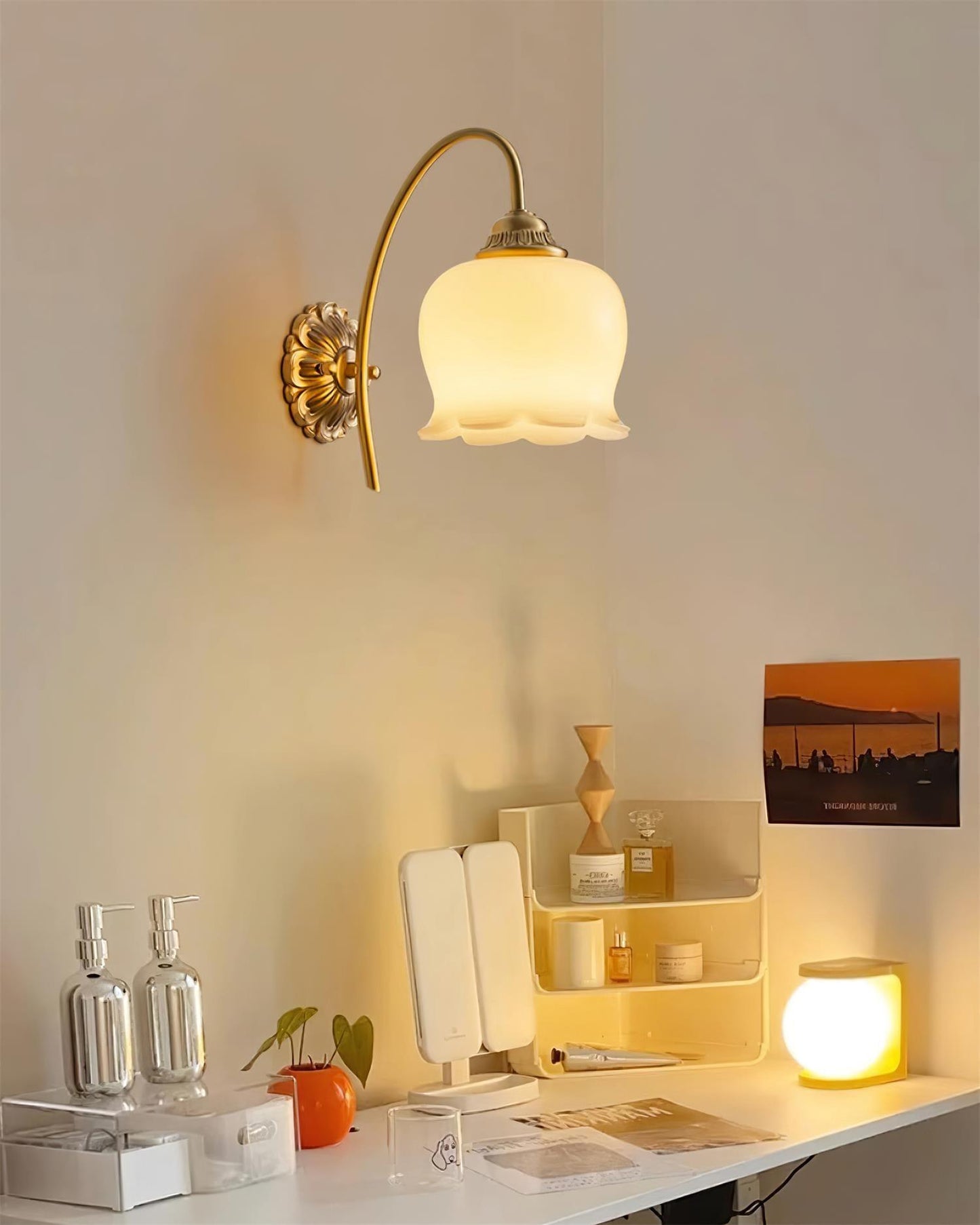 Flower Wall Lamp with Adjustable Brightness