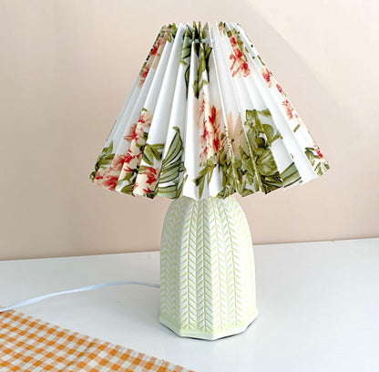 Vintage Pleated Table Lamp with Soft Lighting