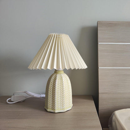 Vintage Pleated Table Lamp with Soft Lighting