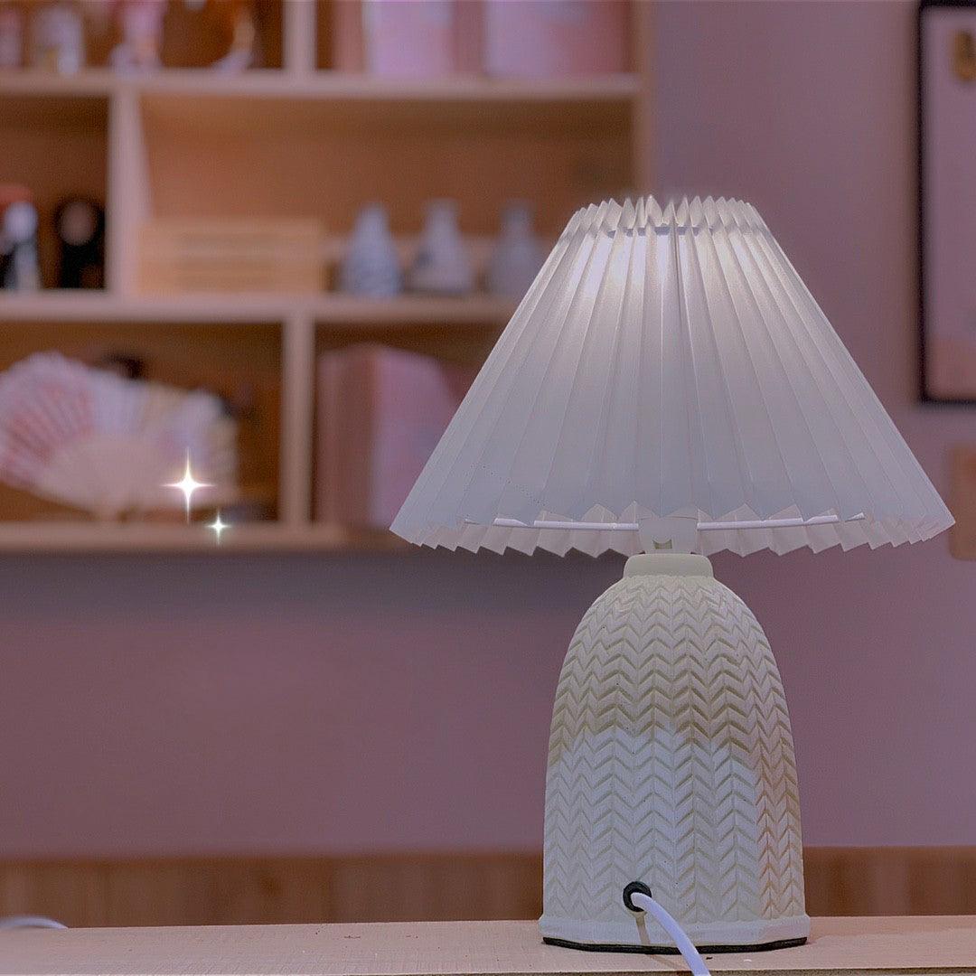 Vintage Pleated Table Lamp with Soft Lighting