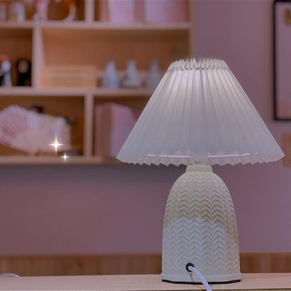 Vintage Pleated Table Lamp with Soft Lighting