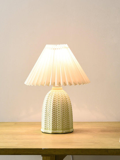 Vintage Pleated Table Lamp with Soft Lighting