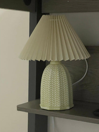 Vintage Pleated Table Lamp with Soft Lighting