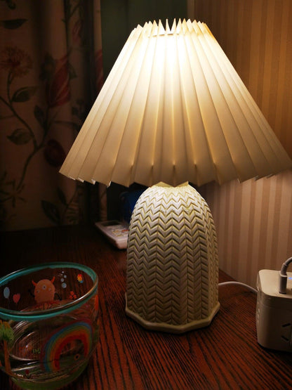 Vintage Pleated Table Lamp with Soft Lighting