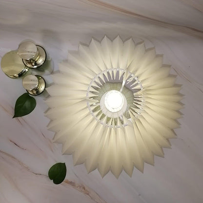 Vintage Pleated Table Lamp with Soft Lighting