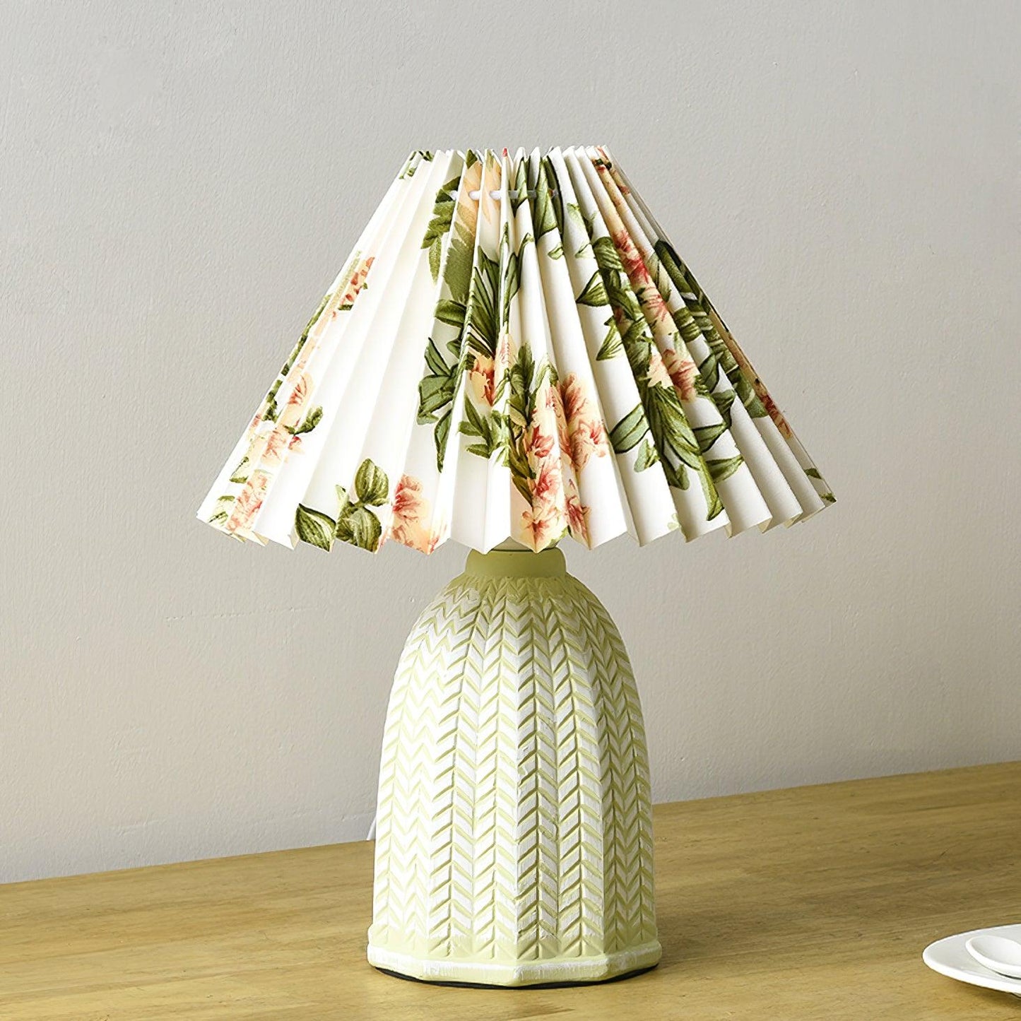 Vintage Pleated Table Lamp with Soft Lighting