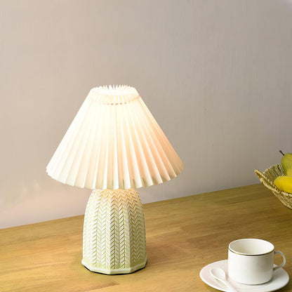 Vintage Pleated Table Lamp with Soft Lighting