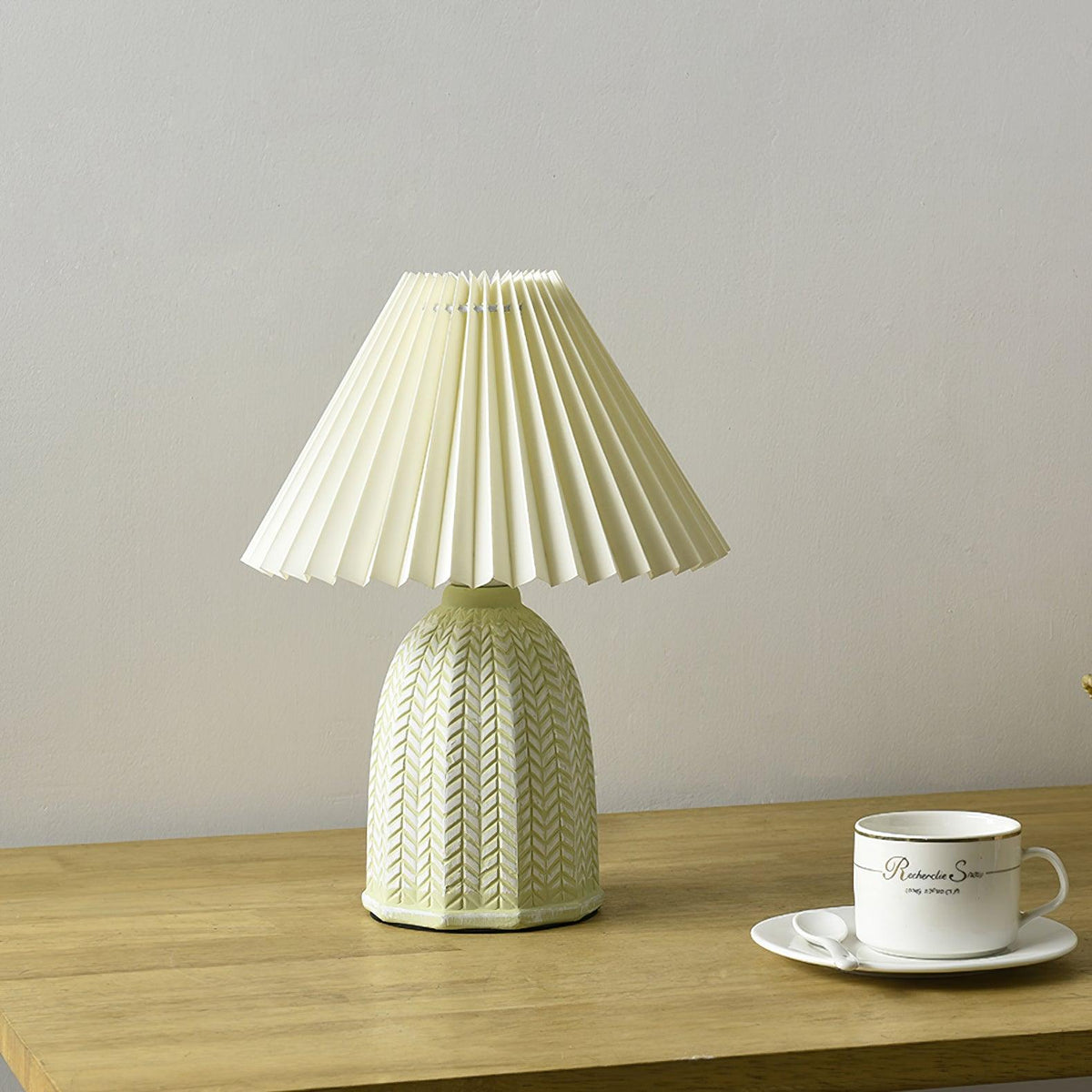 Vintage Pleated Table Lamp with Soft Lighting